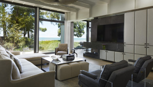 Modern Lakeshore House